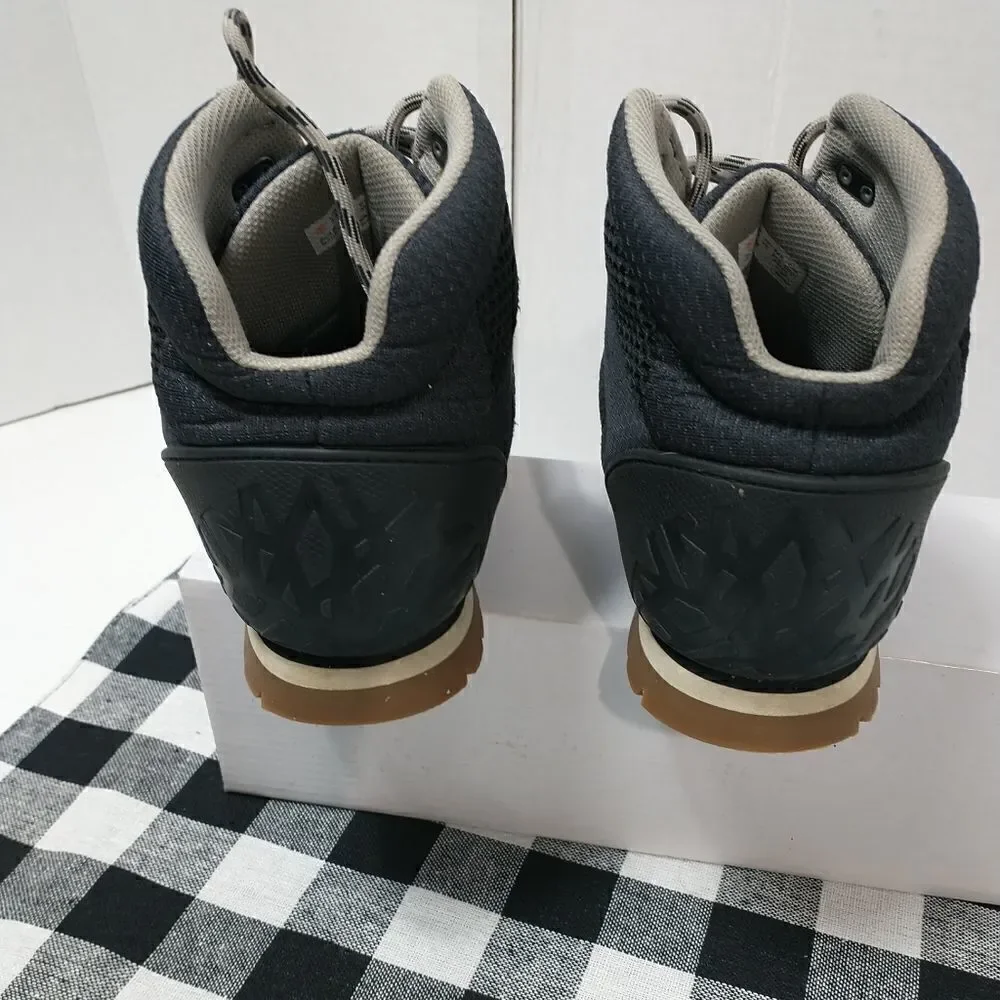 Timberland  Euro Sprint Hiker A3759  Black Boots Youth size 3.5 Like New